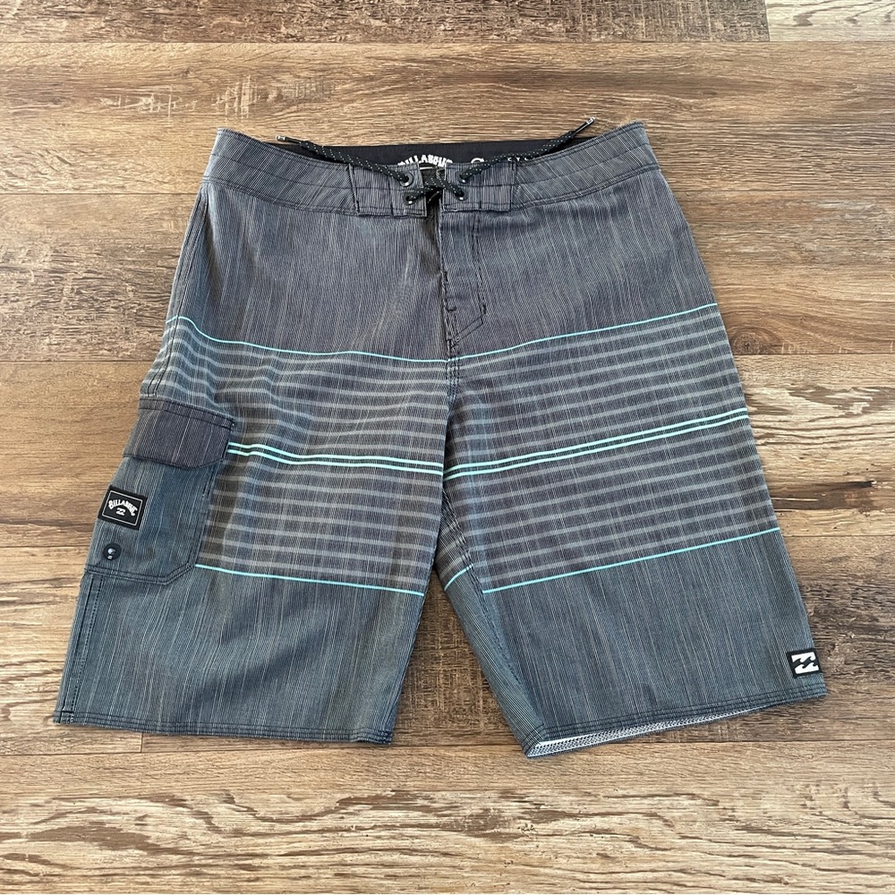 Billabong board shorts 27